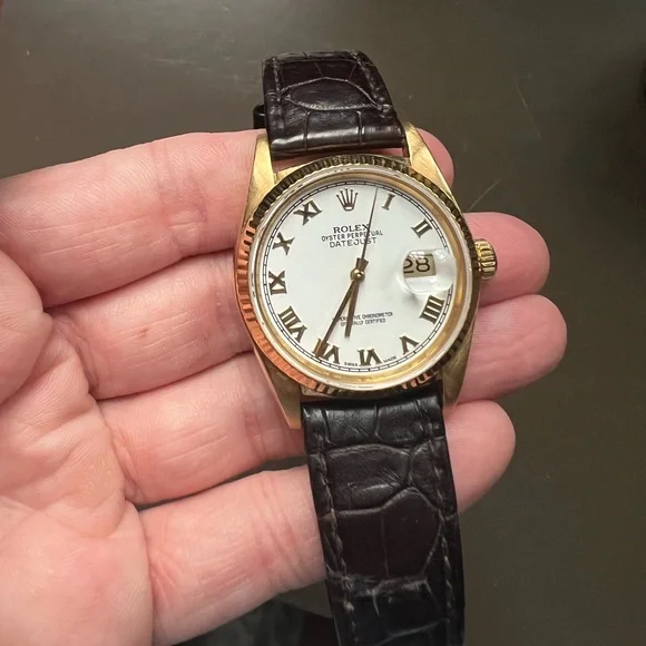 🥇Rolex🥇- Preowned Vintage Mens 1985 Brown Alligator Strap. - Picture 2 of 5